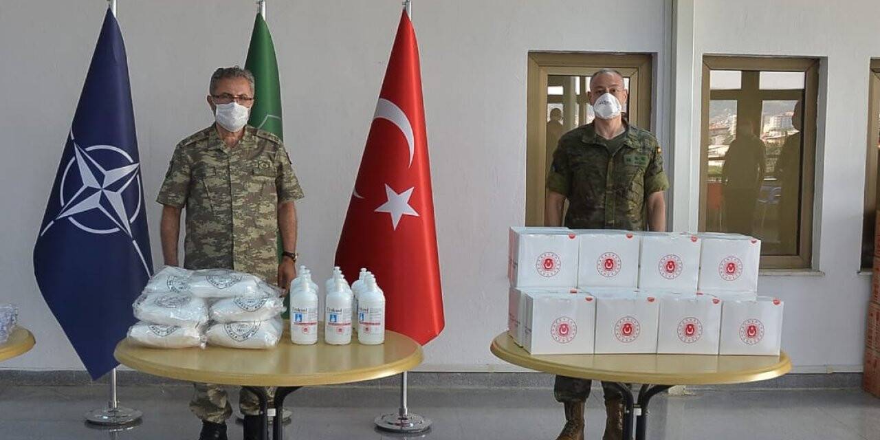 İzmir'deki NATO personeline koruyucu sağlık malzemesi desteği