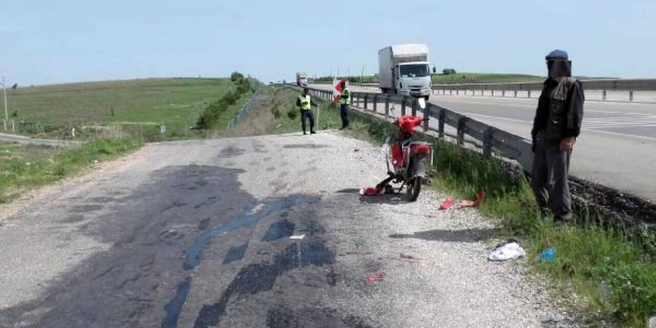 Afyonkarahisar'da motosiklet devrildi: 1 ölü, 1 yaralı