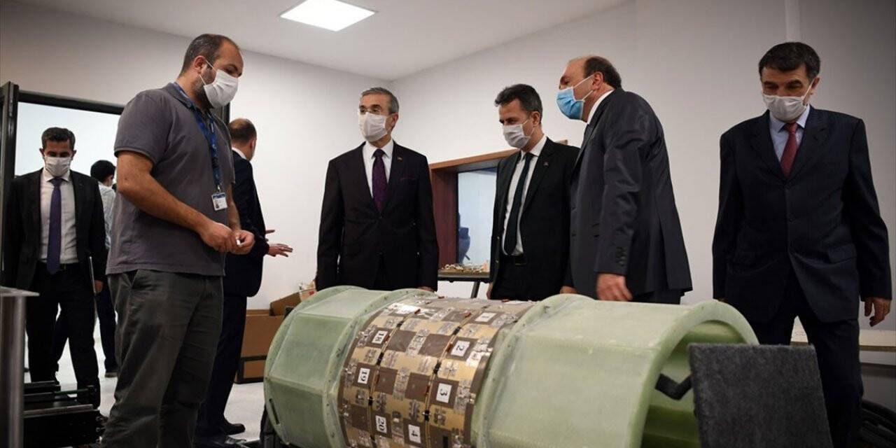 İsmail Demir ilk yerli ve milli MR cihazını yerinde inceledi