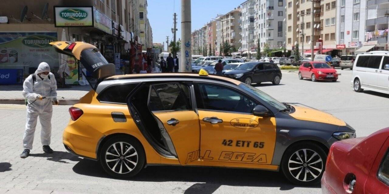 Ereğli Belediyesi Ticari Taksileri Dezenfekte Etmeye Devam Ediyor