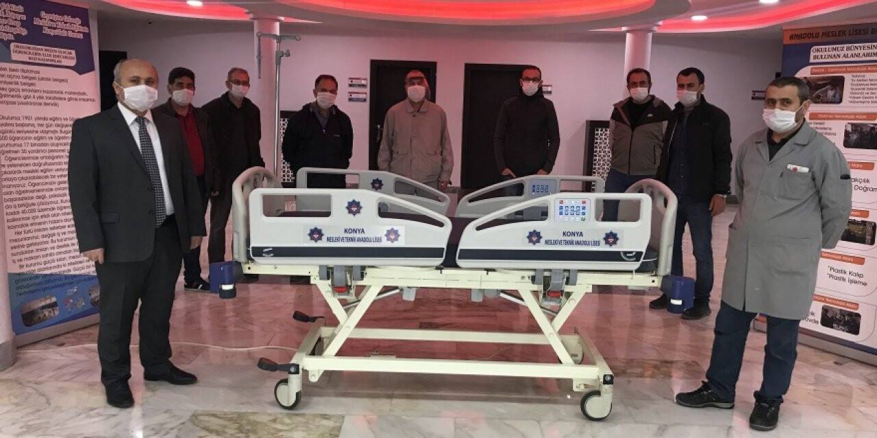 Konya'da Asırlık Lisenin 'Vefalı Öğretmenleri' Yoğun Bakım Yatağı Üretti