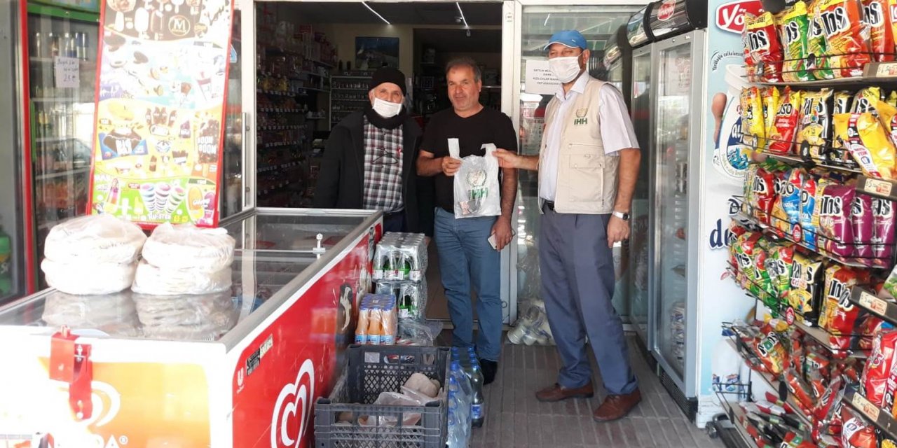 Konya Seydişehir İHH'dan esnafa maske desteği