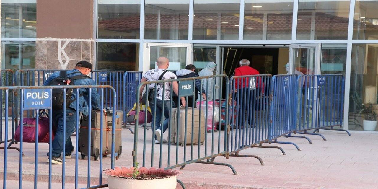Kırgızistan'dan getirilen Türk vatandaşları Bolu'da öğrenci yurduna yerleştirildi