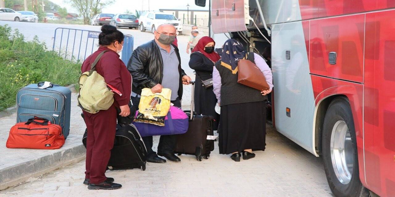 Kırgızistan'daki Türk vatandaşları yurda getirildi