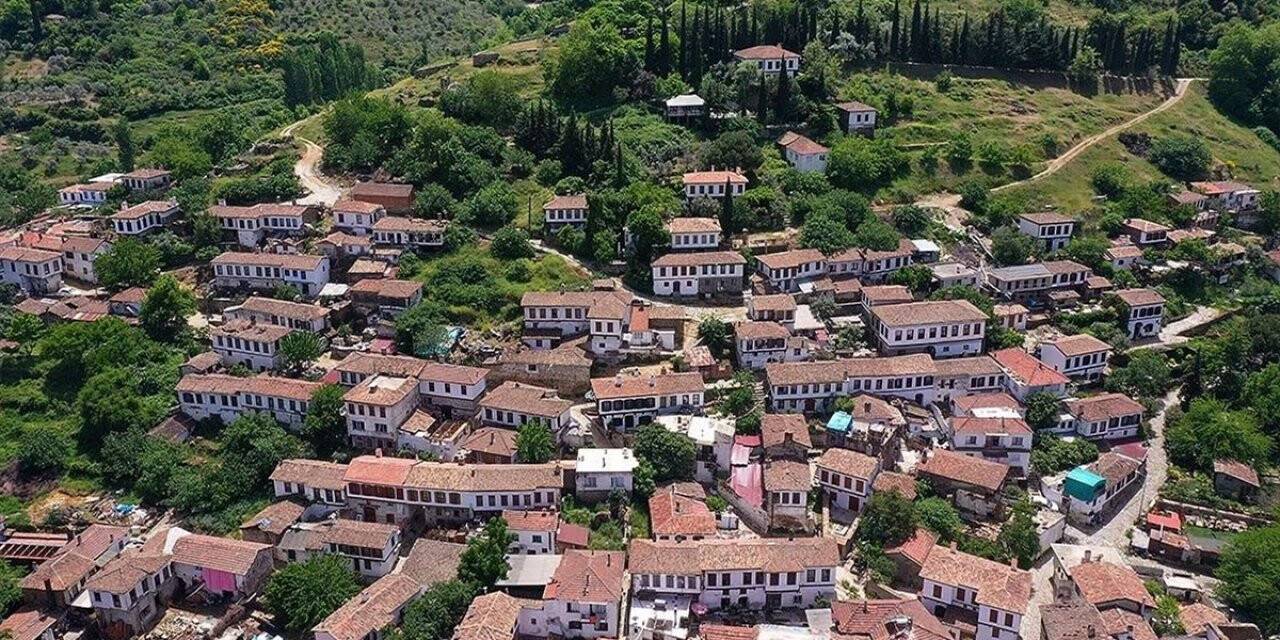 Sessizliğe bürünen 'kıyamet köyü' Kovid-19 sonrasına hazırlanıyor