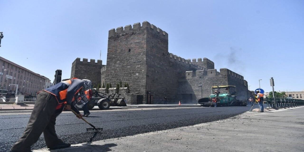 Kayseri'de yol yenileme çalışmaları