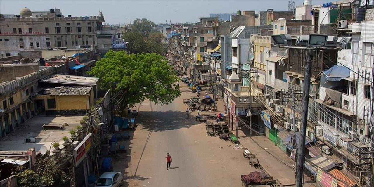 Hindistan'da sokağa çıkma yasağı bir kez daha uzatıldı