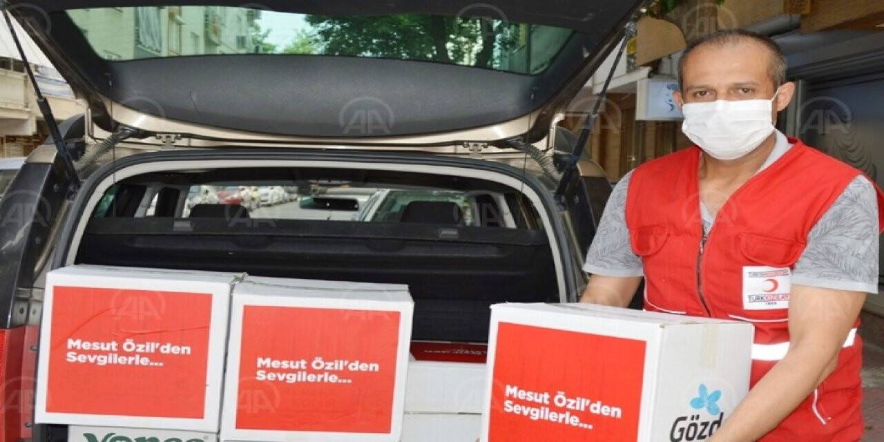 Mesut Özil'den Manisa'da 280 aileye gıda kolisi desteği