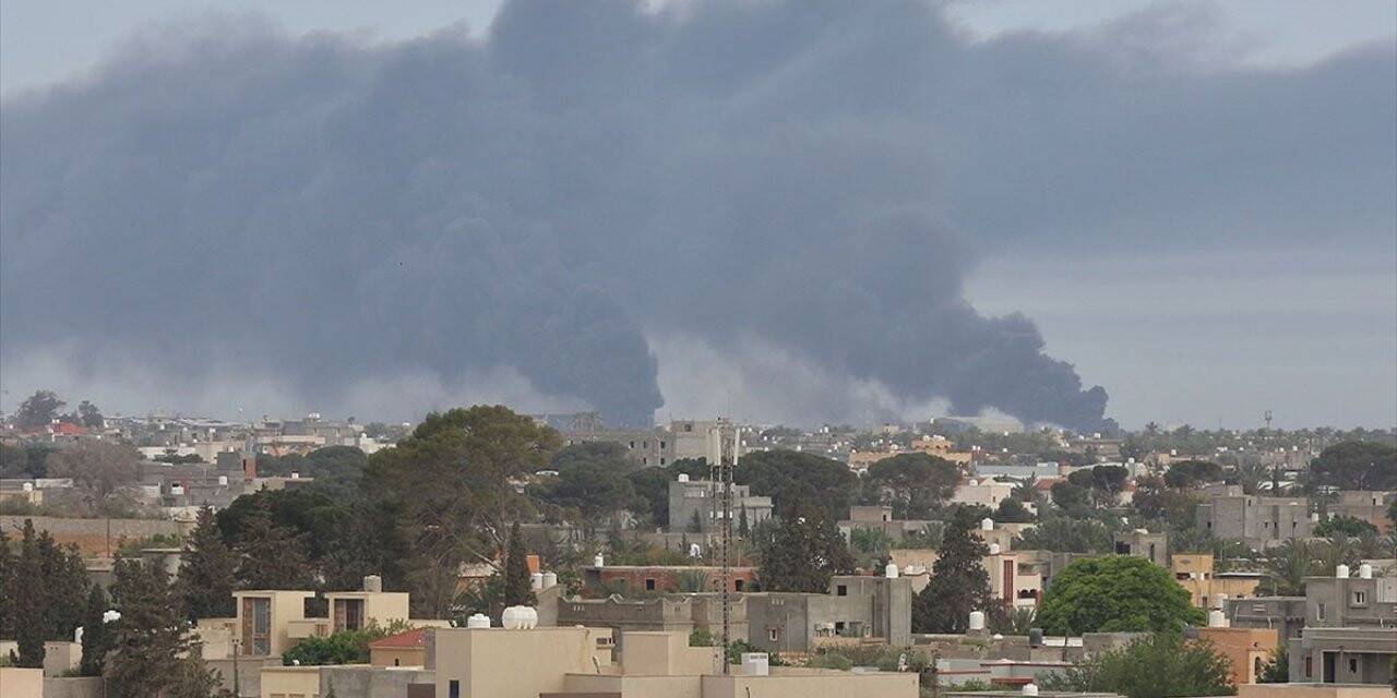 Libya ordusundan Hafter milislerinin işgalindeki Vatiyye Askeri Hava Üssü'ne 5 hava harekatı