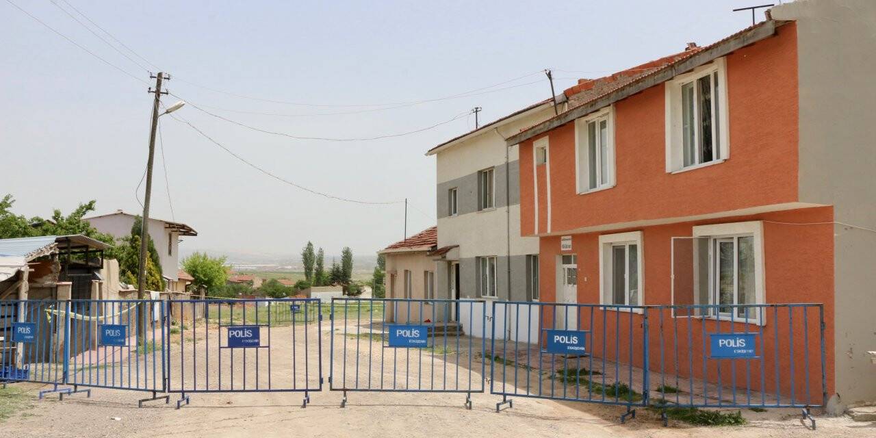Eskişehir'de 3 ev karantinaya alındı