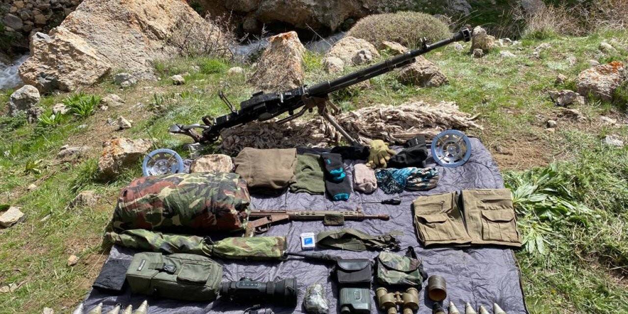 Van'da PKK'lı teröristlere ait silah ve mühimmat ele geçirildi