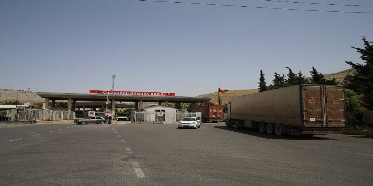 BM'den İdlib'e 89 tır insani yardım