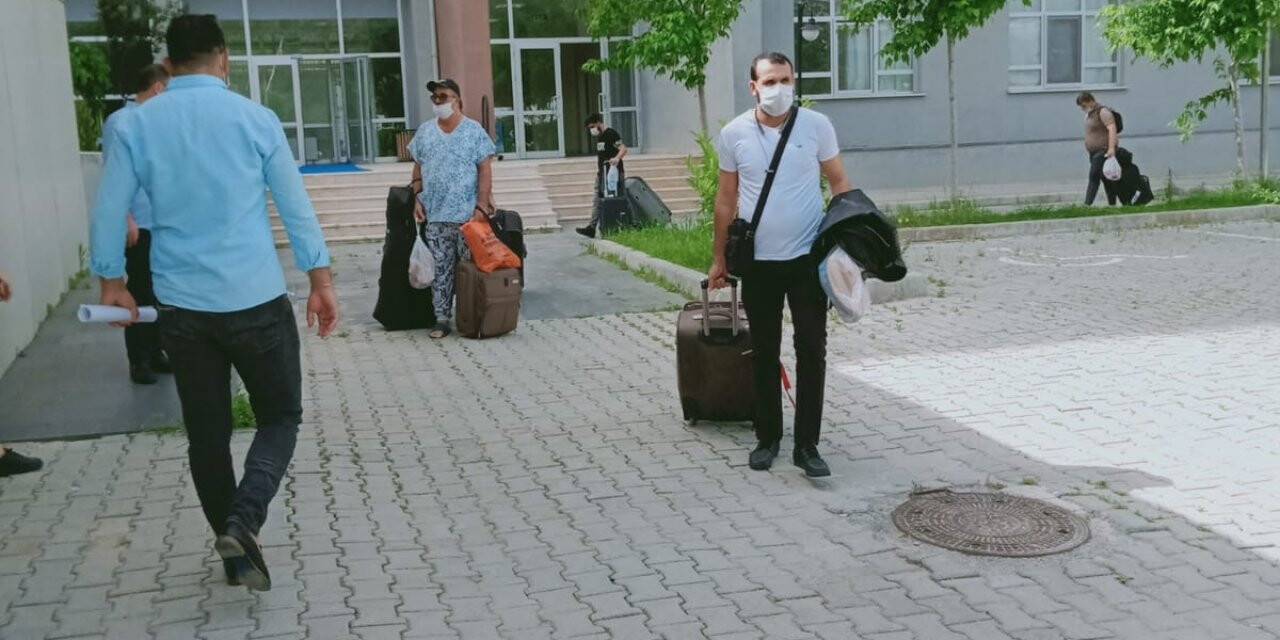 Aydın'da karantina süresi dolan 169 kişi, memleketlerine uğurlandı
