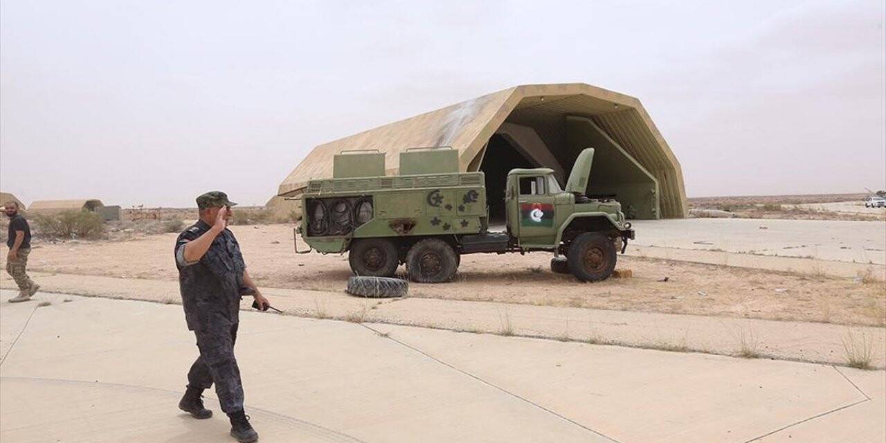 Libya ordusu Vatiyye Askeri Üssü'nün güneyindeki iki beldeyi daha geri aldı