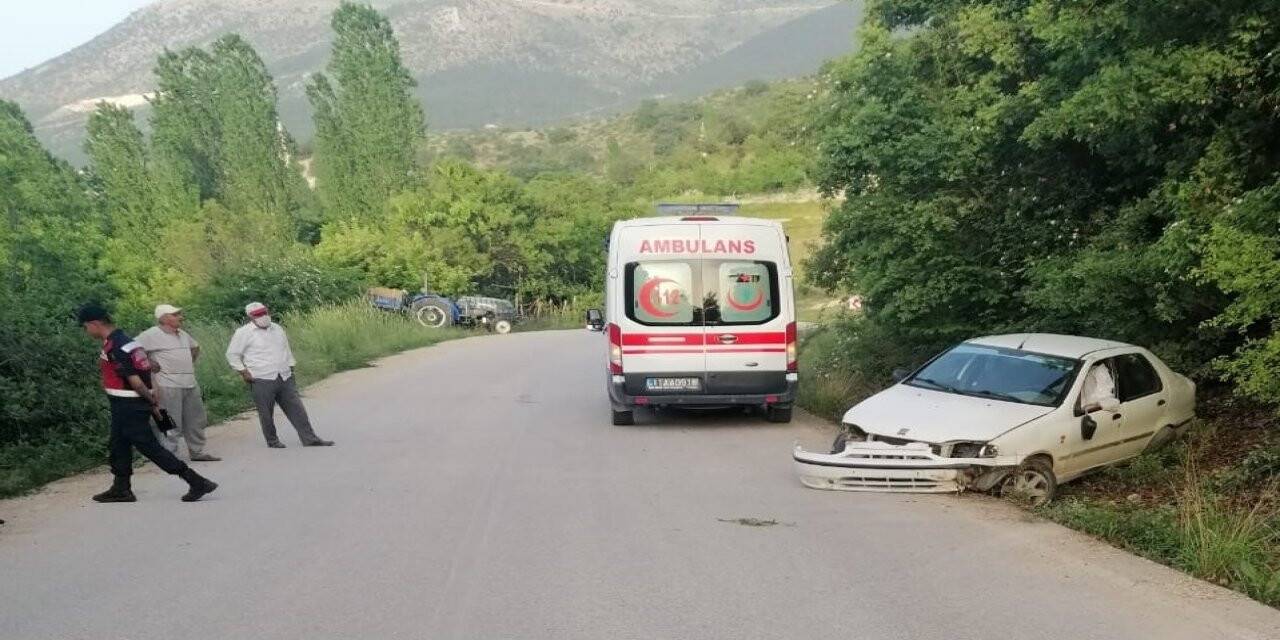 Bilecik'te otomobil toprak yığınına çarptı: 1 ölü