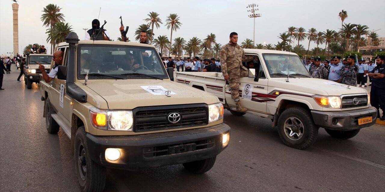 Libya ordusu Trablus'un güneyindeki Esabia kentine doğru ilerliyor