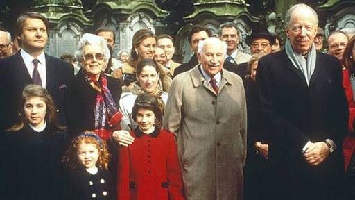 Birçok bilinmezliği bünyesinde barındıran Rothschild ailesi