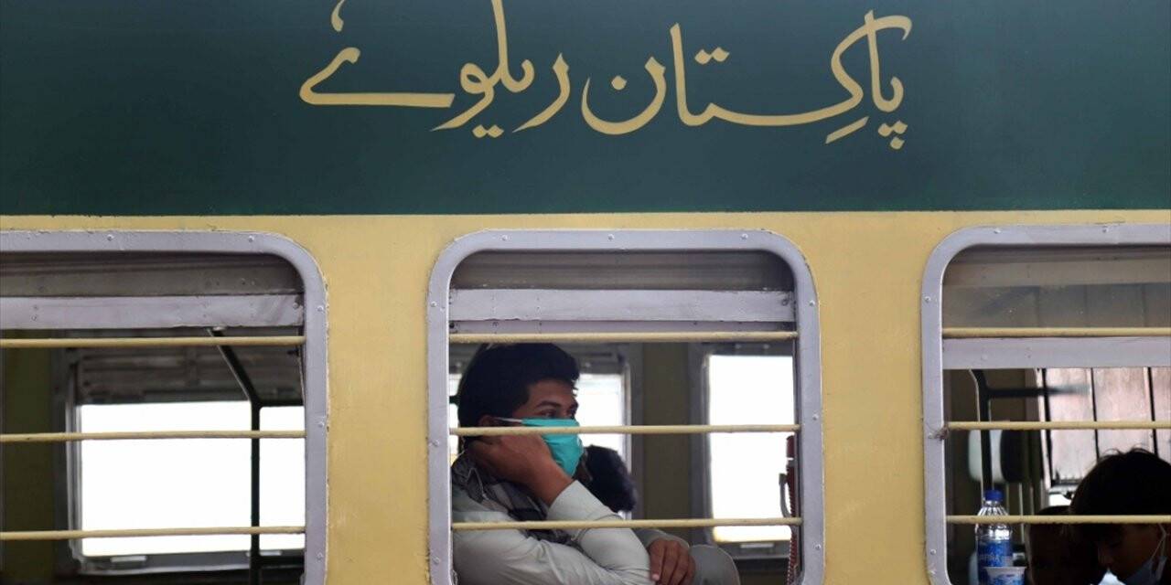 Pakistan'da Kovid-19'dan ölenlerin sayısı 1000'i geçti