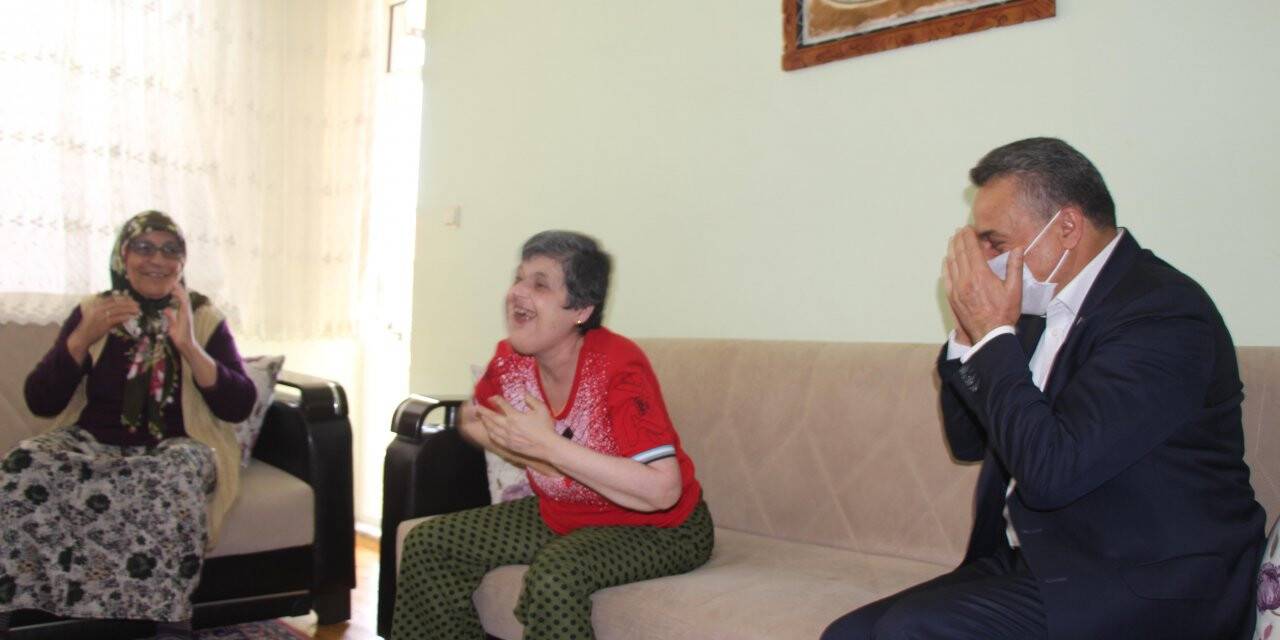 20 yıldır kendi çocukları gibi ilgileniyorlar