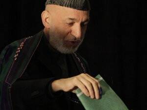 Afganistan’da Cumhurbaşkanı Karzai Oyunu Kullandı