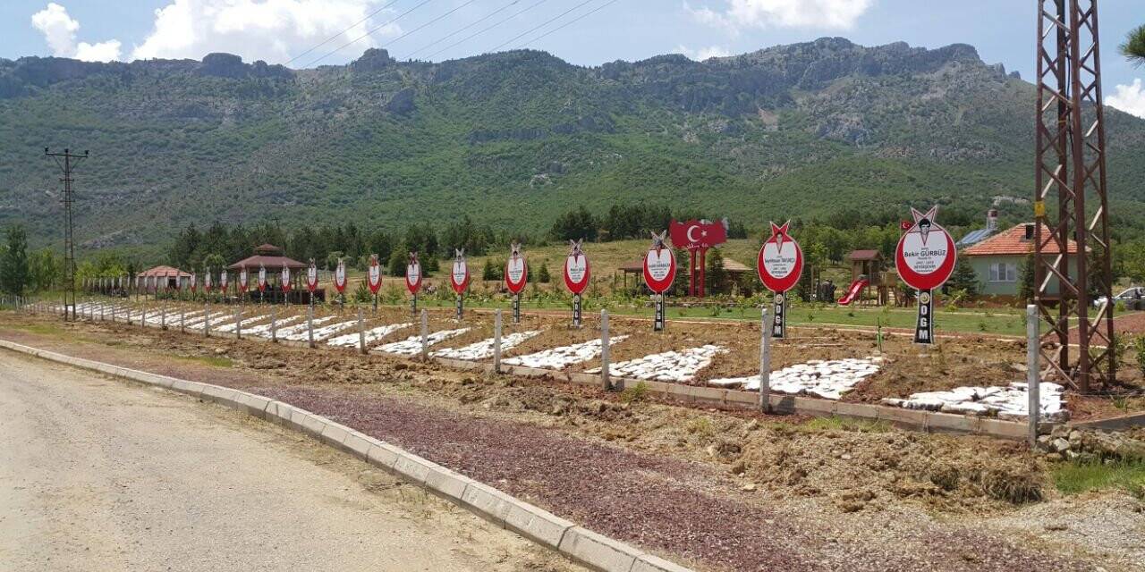 Konya'da Şehitler Ormanı'nda bahar temizliği yapıldı