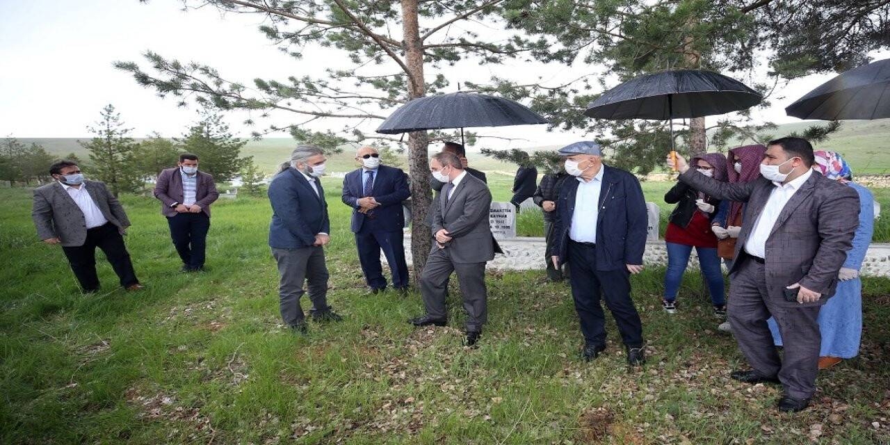 AA muhabiri Abdulkadir Nişancı, kabri başında anıldı