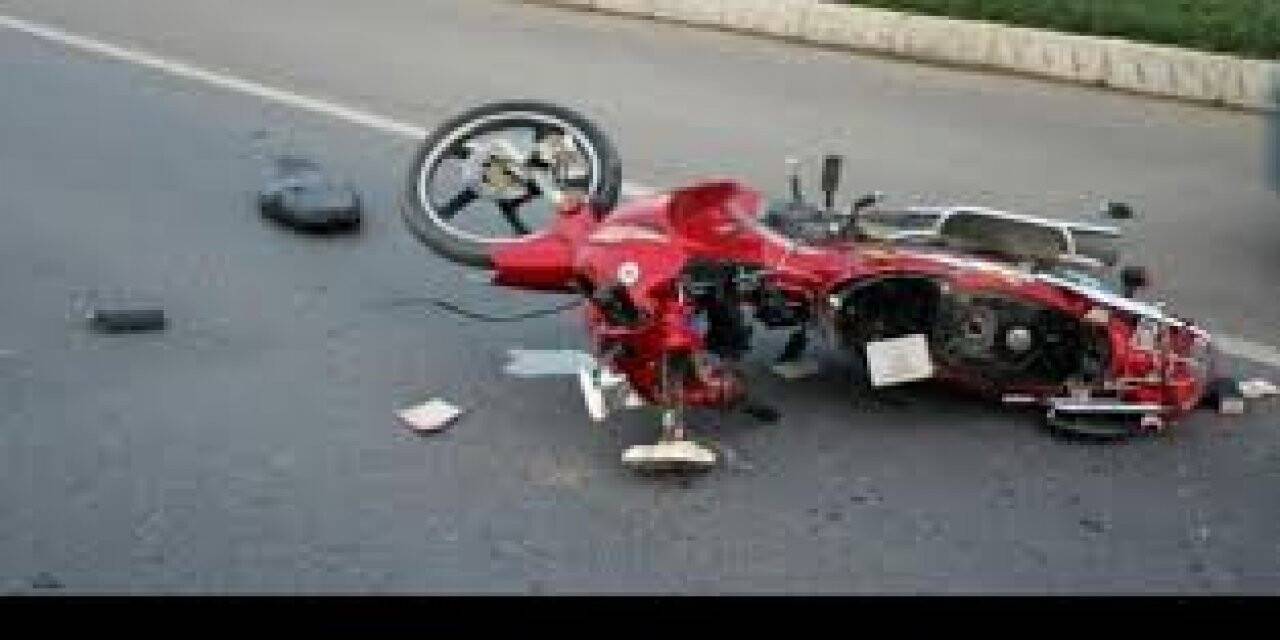 Yola çekilen halata takılıp düşen motosikletin sürücüsü yaşamını yitirdi