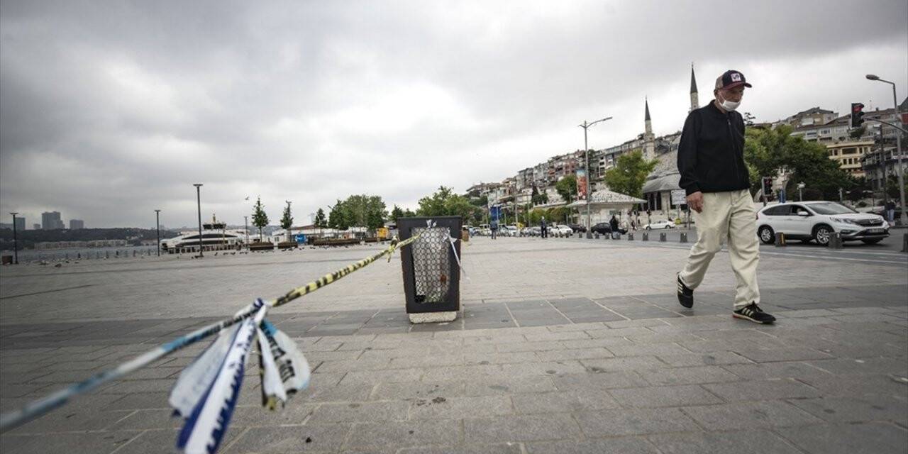Türkiye salgının gölgesinde buruk bir bayram sabahına uyanacak