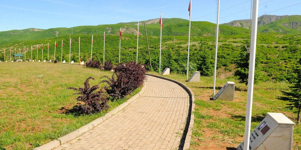 33 askerin şehit olduğu terör saldırısı 27 yıldır hafızalardan silinmedi