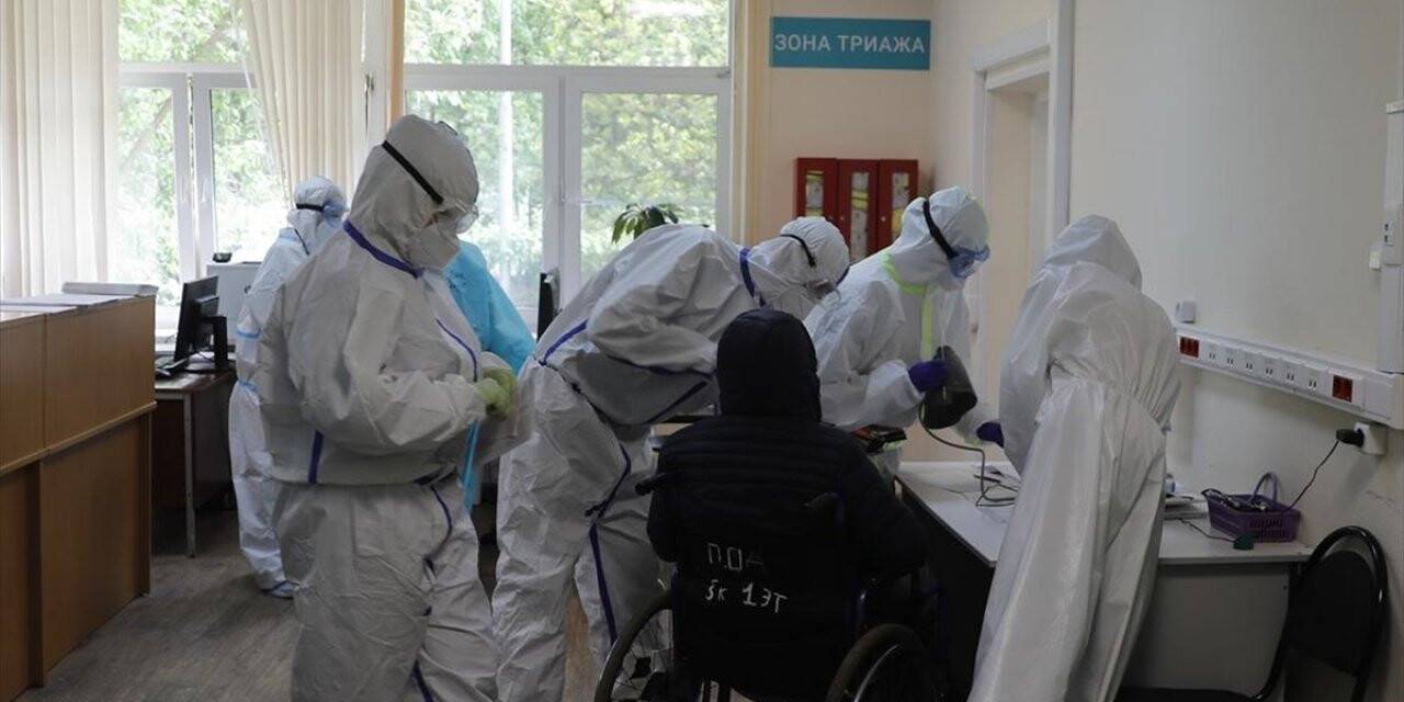 AA ekibi Rusya’da doktorların Kovid-19 mücadelesini görüntüledi