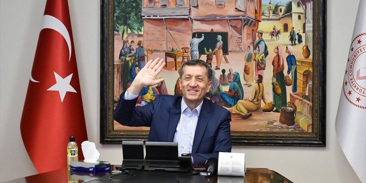 Milli Eğitim Bakanı Selçuk: Dünya yüz yüze eğitimle uzaktan eğitimin iç içe olduğu karma bir modele yöneliyor