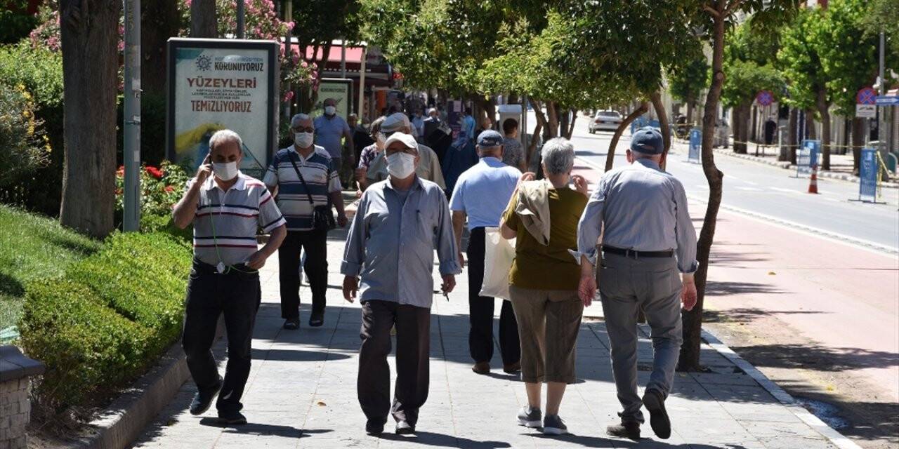 Türkiye'nin koronavirüsle mücadelesinde son 24 saatte yaşananlar