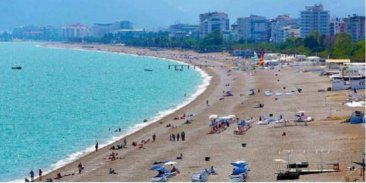 Dünyaca ünlü plajda "deniz keyfi" sosyal mesafeli olacak