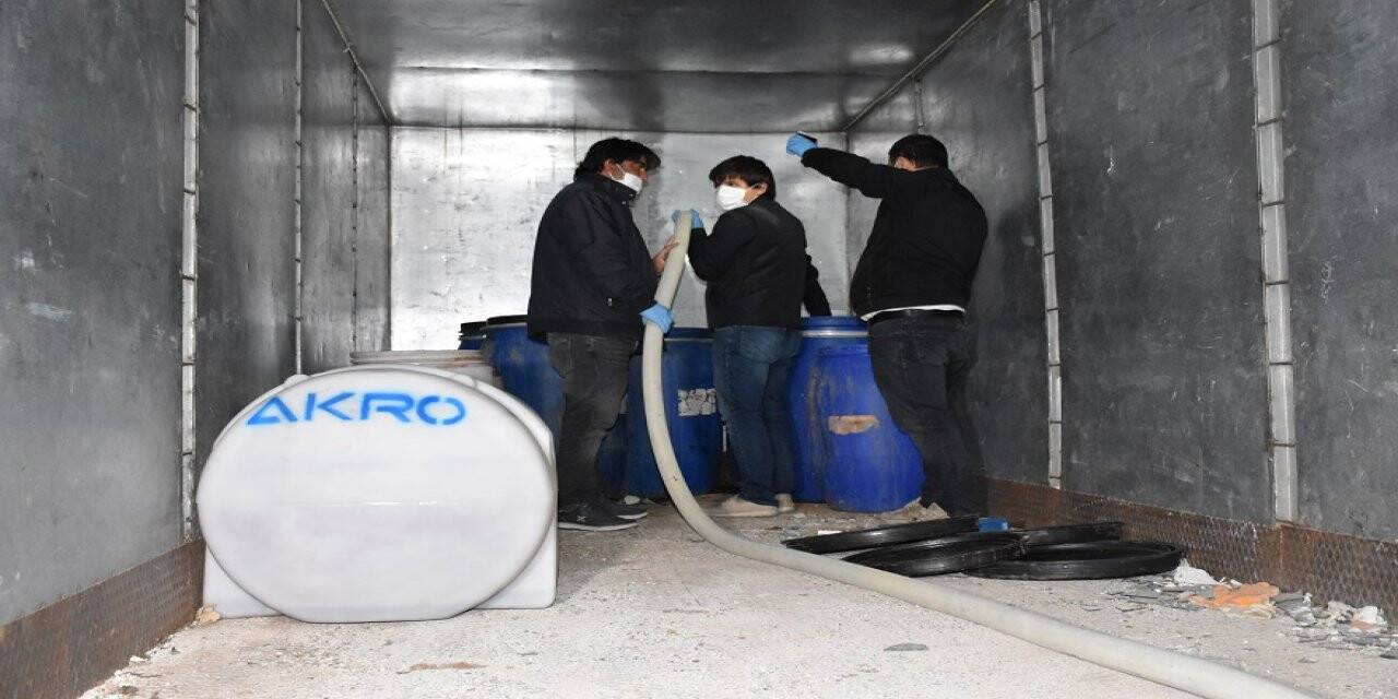 Kırıkkale'de imalathaneye dönüştürülen evde yaklaşık 3 ton bandrolsüz şarap ele geçirildi