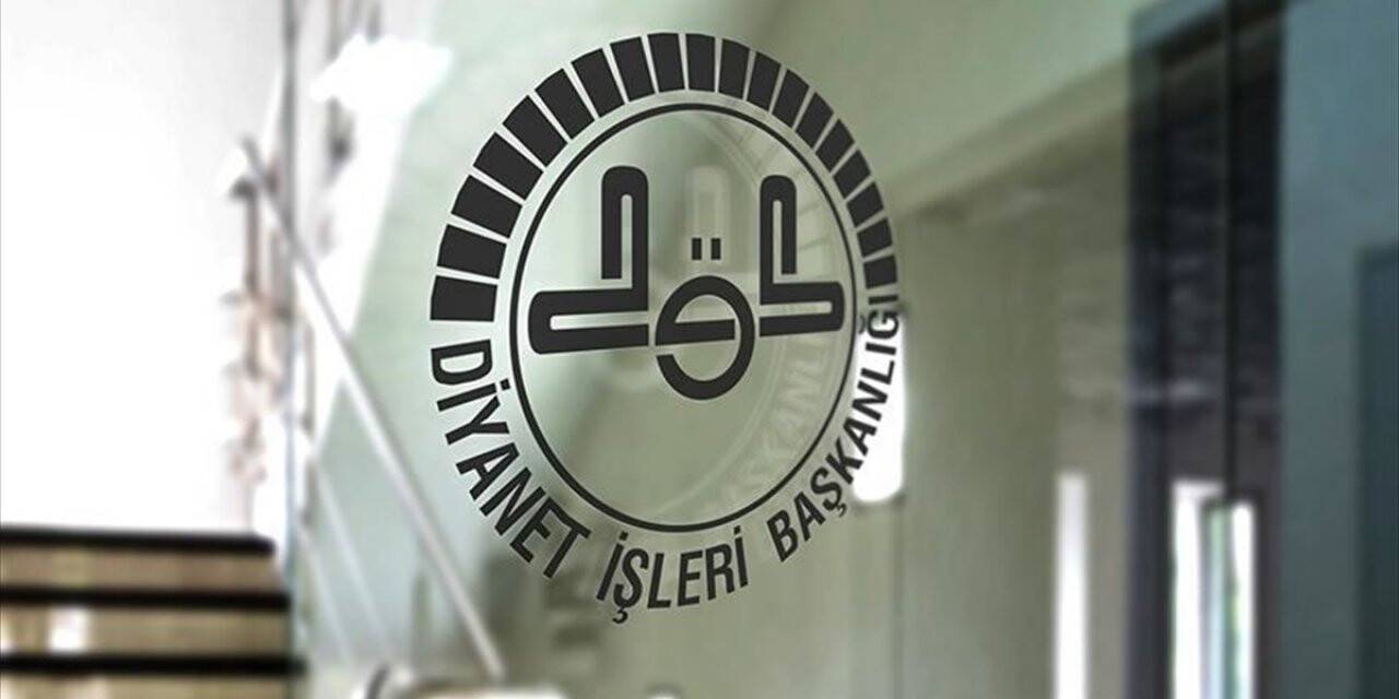 Diyanet: 2020'de hac için kesin kayıt yaptıranlar 2021 için erteleme veya vazgeçme tercihinde bulunabilecek