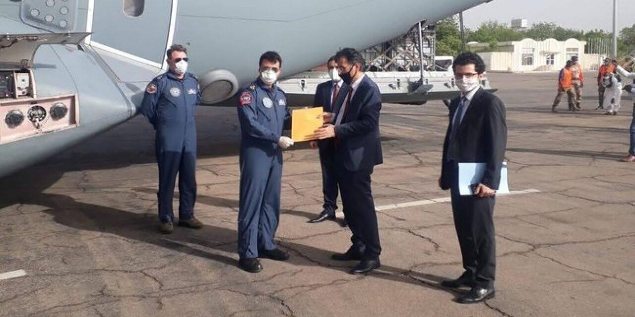 Cumhurbaşkanı Erdoğan'ın mektubu ve Çad'a gönderilen tıbbi yardım malzemeleri yetkililere teslim edildi