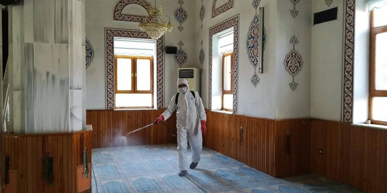 Derebucak'ta Dezenfeksiyon Çalışmaları devam ediyor