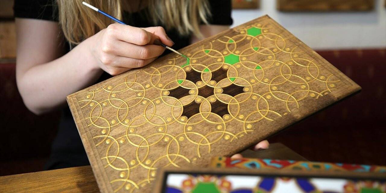 Asırlık sanat 'usta-çırak' ilişkisiyle geleceğe taşınıyor