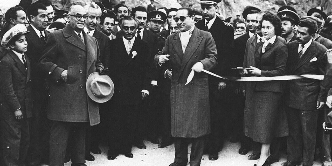 Suya Atılan Adnan Menderes İmzası