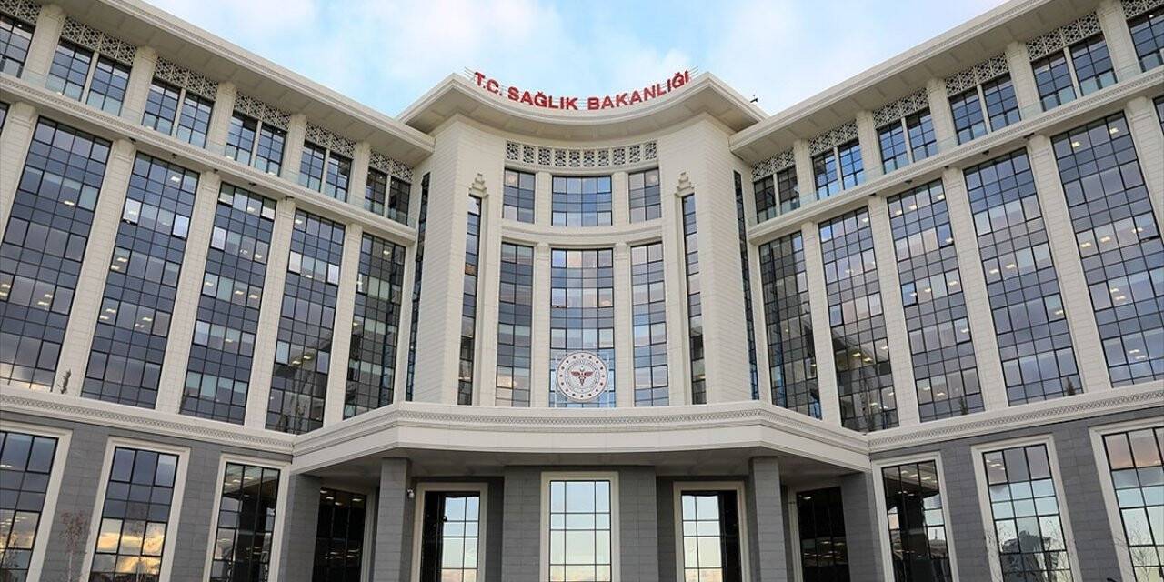 Sağlık Bakanlığından normalleşme sürecinde 11 sektöre yönelik yeni rehber