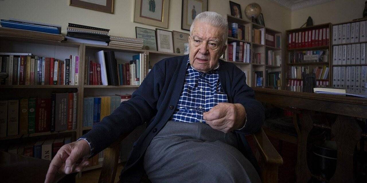 Babası Menderes döneminin bakanlarından olan Demirer'den 'Türkçe ezan' değerlendirmesi