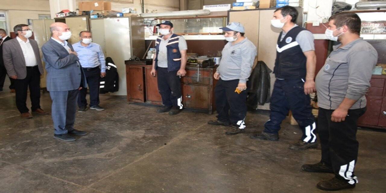 Başkan Pekyatırmacı Belediye çalışanlarıyla bayramlaştı