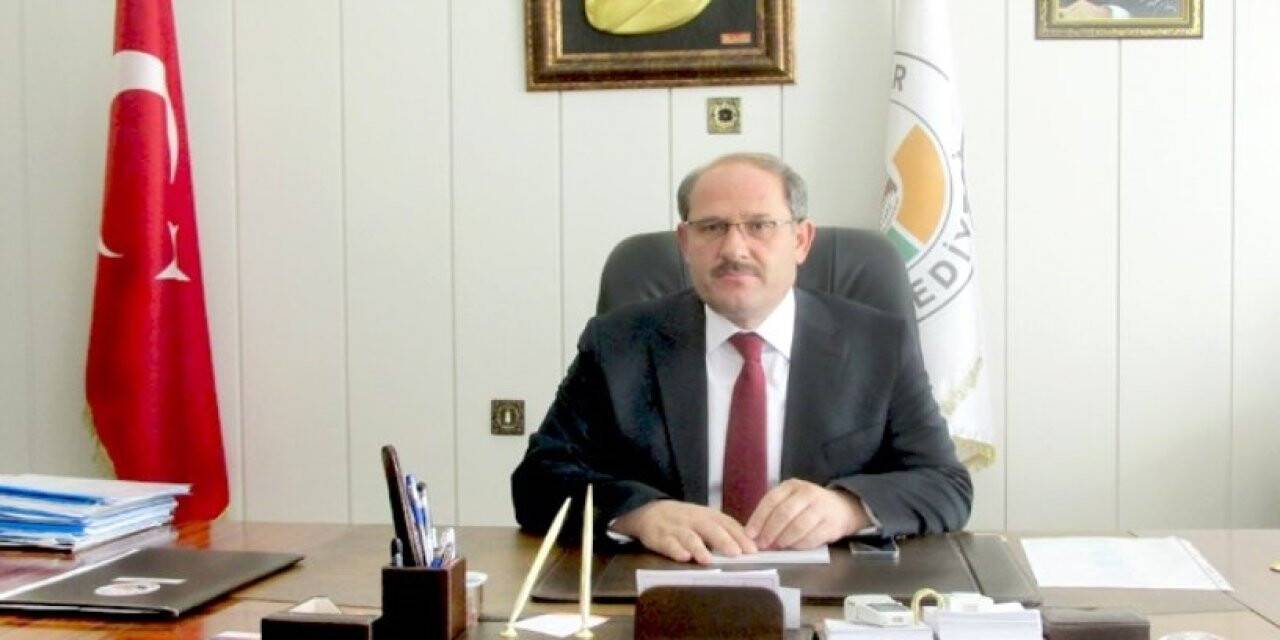 Karapınar Belediye Başkanı Yaka personelle bayramlaştı