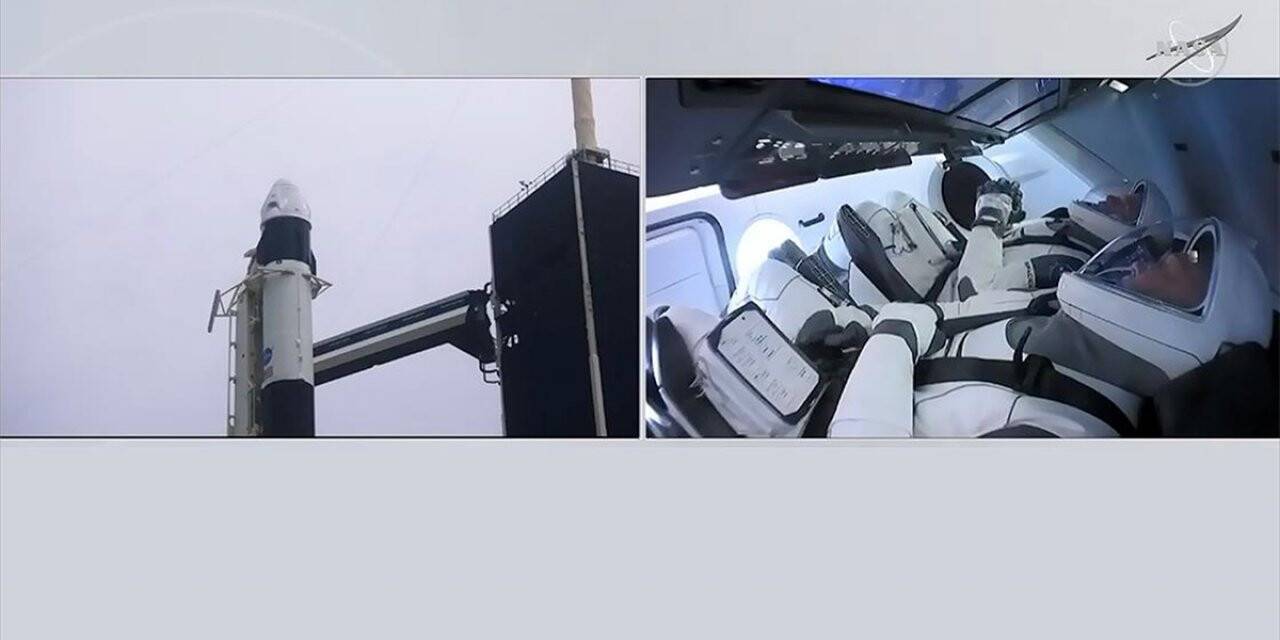 SpaceX'in ilk insanlı uzay mekiği denemesi hava koşulları nedeniyle ertelendi
