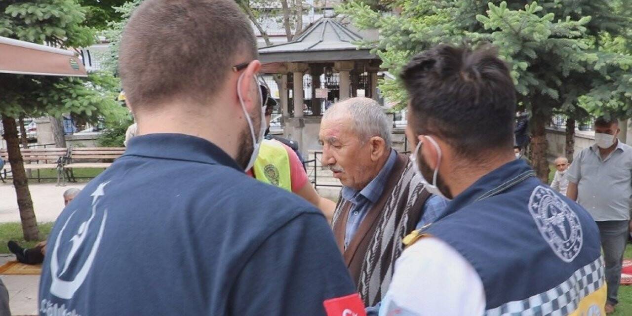 Cuma namazı için gitti baygınlık geçirdi