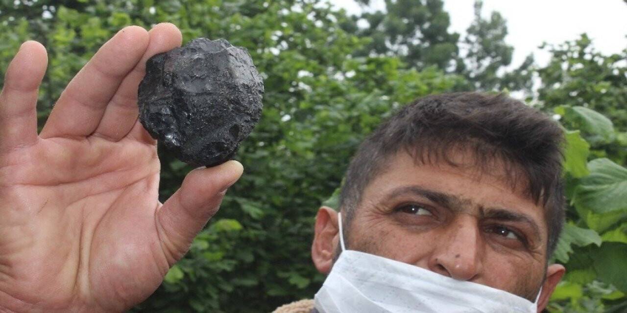 Fındık bahçesinde gömülü gök taşı