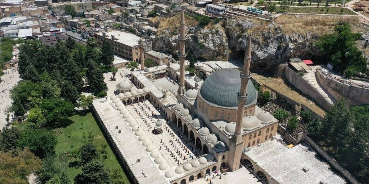 Balıklıgöl’de Cuma Namazı