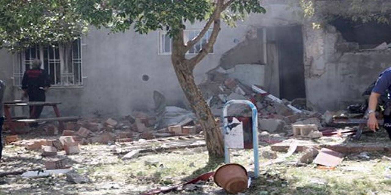 Müstakil ev patladı