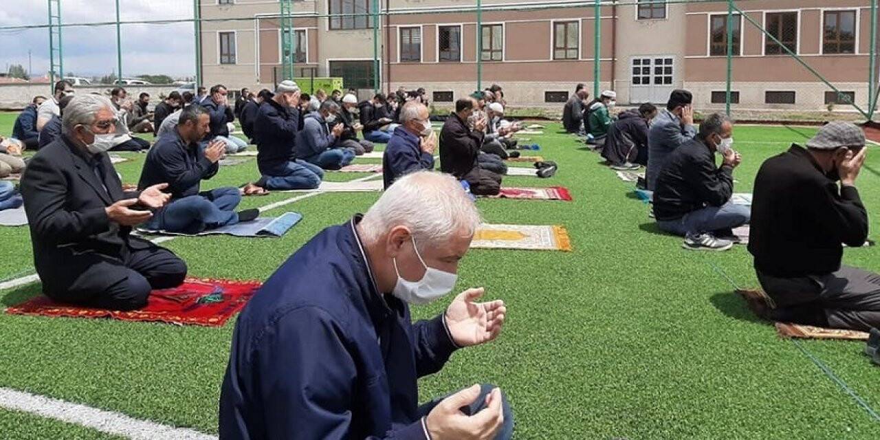 Kulu'da uzun aradan sonra ilk namaz