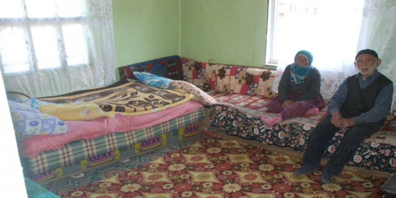 Yaşlı adamın birikimini çaldılar